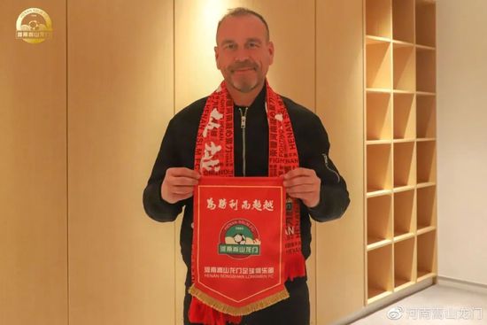 因为在贾棒柯看来，世界这个命题本身就是假的，不存在世界，只存在角落。